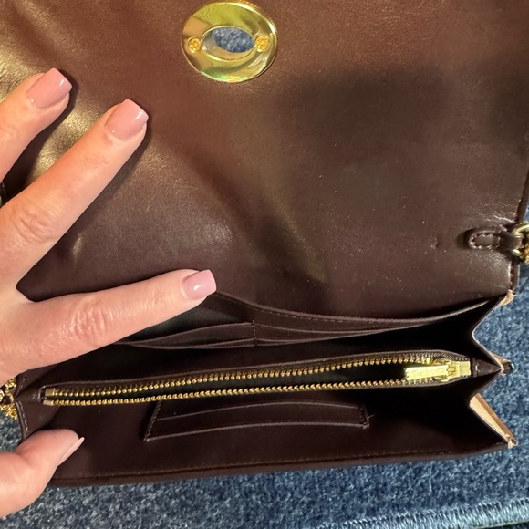 Coach Tan Crossbody Bag with Chain Strap and Flap Closure - Picture 2 of 4